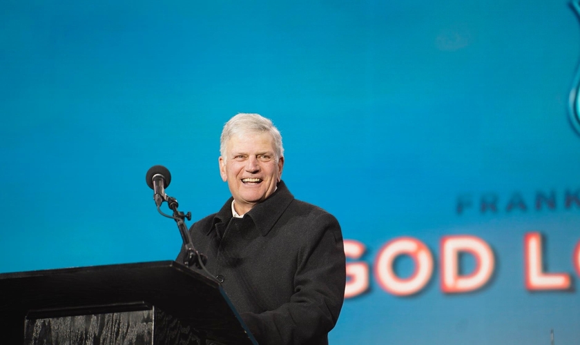  O evangelista passou por uma cirurgia para tratar uma pericardite constritiva. (Foto: Franklin Graham/Facebook).