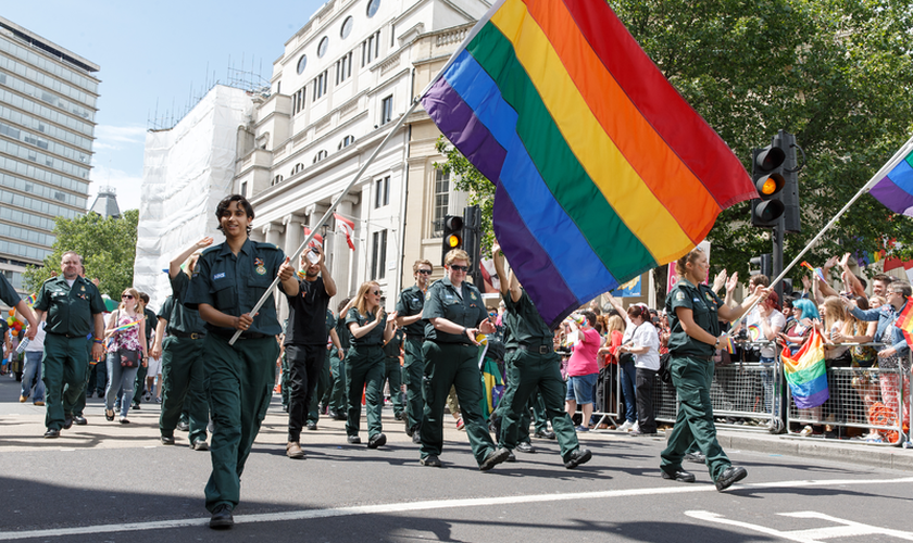 Parada LGBT em Londres, em 2016. (Foto: Wikimedia Commons/Katy Blackwood).
