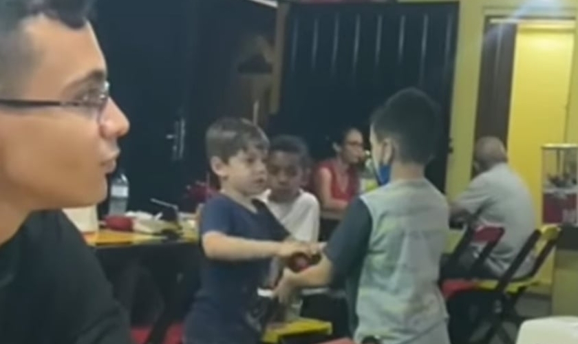 A doação de Heitor, de 7 anos, foi resposta de oração de Gabriel. (Foto: Instagram/Jonathan Pereira).