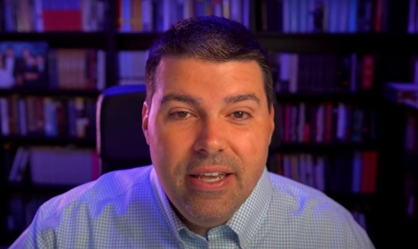 Tony Reinke, escritor e apresentador do podcast Ask Pastor John. (Foto: Captura de tela/YouTube Desiring God)