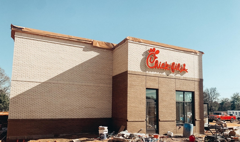 A Chick-fil-A, umas das maiores redes de fast food nos EUA, é conhecida por sua cultura cristã. (Foto: Facebook/Chick-fil-A Marshall).