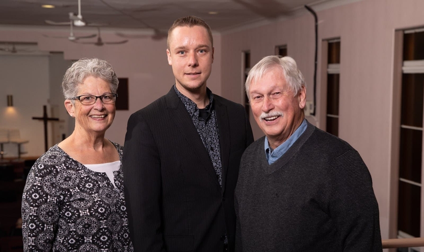 David com seus pais, Shirley e Garry Vickery. (Foto: Reprodução / Arquivo pessoal)