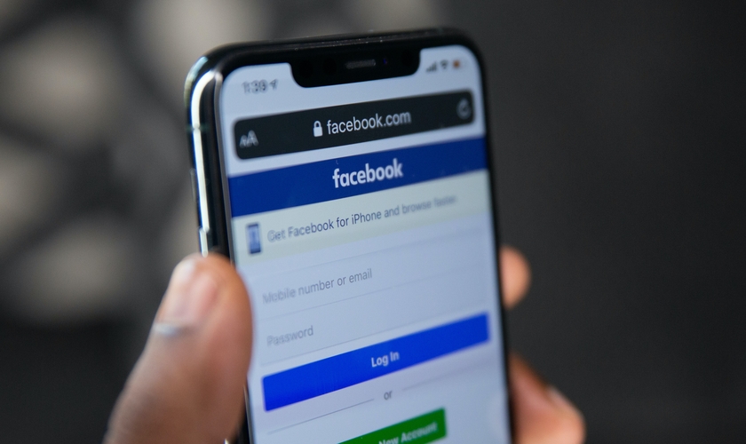 A Help 4 Families e a Living Stone Ministries haviam sido removidas do Facebook sem aviso. (Foto: Unsplash/Solen Feyissa).