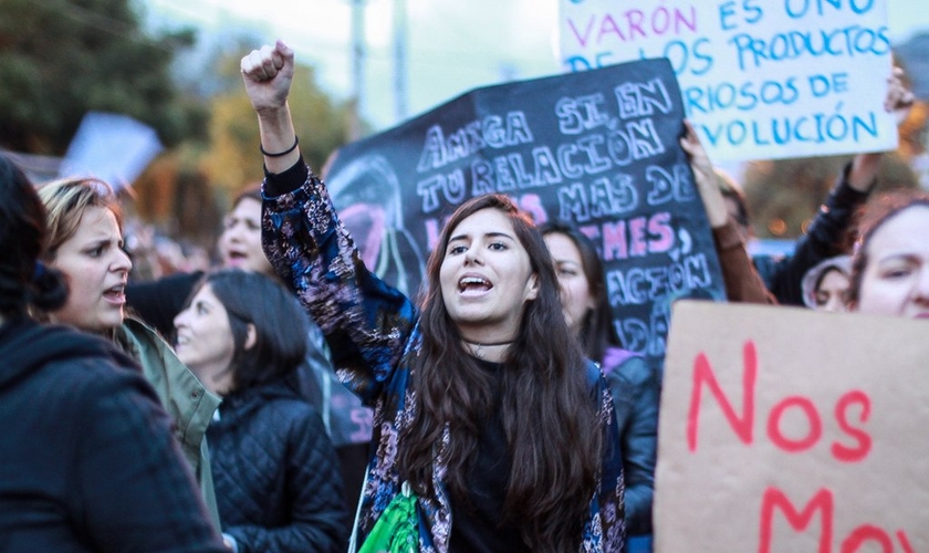 Feministas colombianas durante marcha no Dia Internacional da Mulher. (Foto: Wikimedia Commons/Malad Goyes)