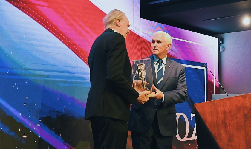 O prêmio homenageia líderes que prestaram apoio à nação de Israel. (Foto: Twitter/Mike Pence).