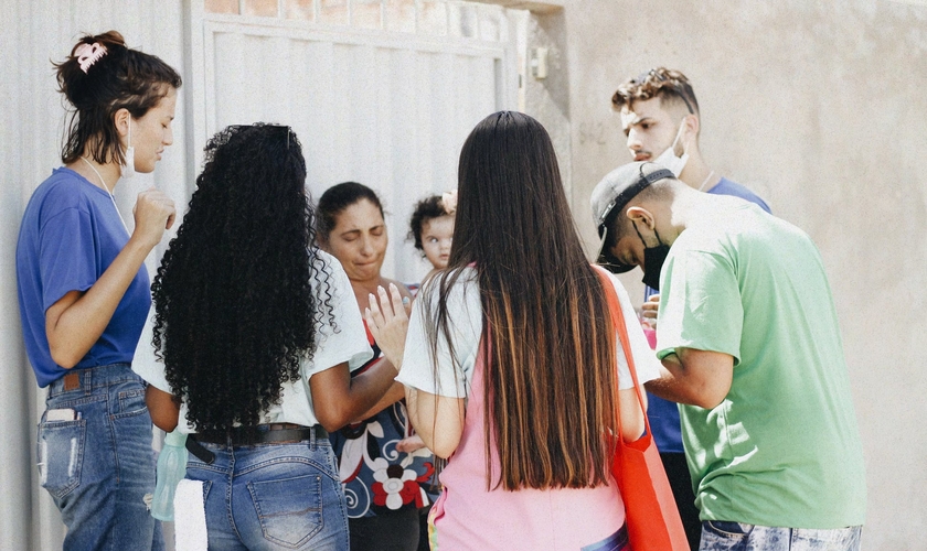 Jovens vão às ruas evangelizar por todo o País. (Foto: Missão Avance)