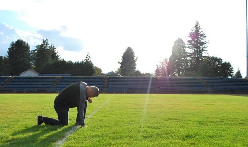 O ex-treinador de futebol da Bermerton High School, Joseph Kennedy. (Foto: First Liberty Institute)