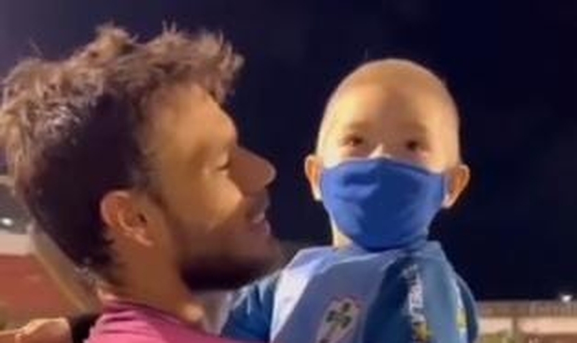 Thomazella, goleiro da Portuguesa e seu filho Gustavo. (Foto: Captura de tela/Instagram Thomazella Oficial)