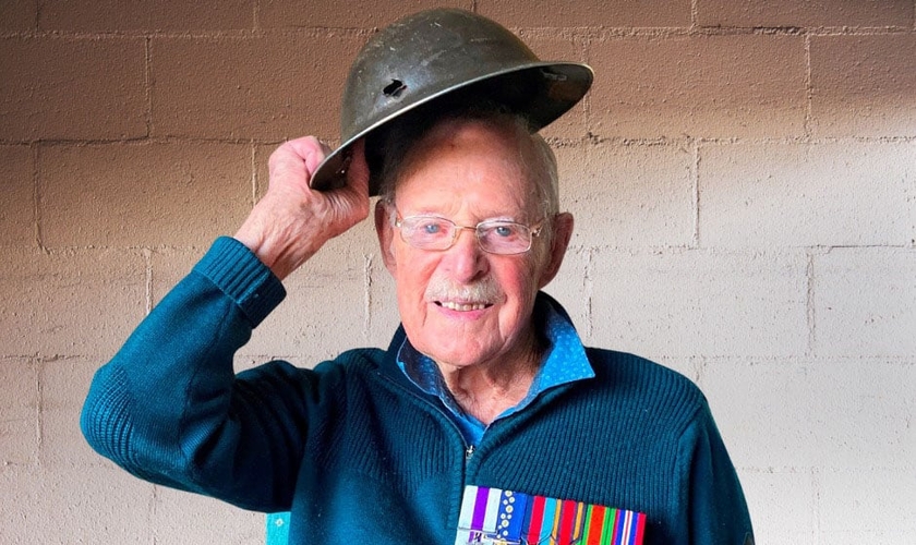 Joe, de 101 anos, foi tenente na Segunda Guerra Mundial. (Foto: Eternity News)