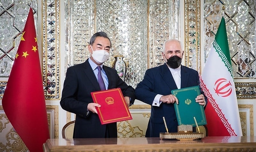 Autoridades assinaram o acordo de cooperação Irã-China de 25 anos em Teerã. (Foto: Erfan Kouchari/Wikimedia Commons)