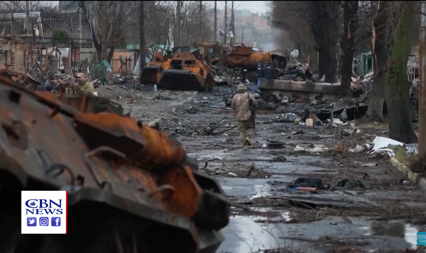 A Ucrânia denunciou mais de 300 casos de estrupro por tropas russas. (Foto: YouTube/CBN News).