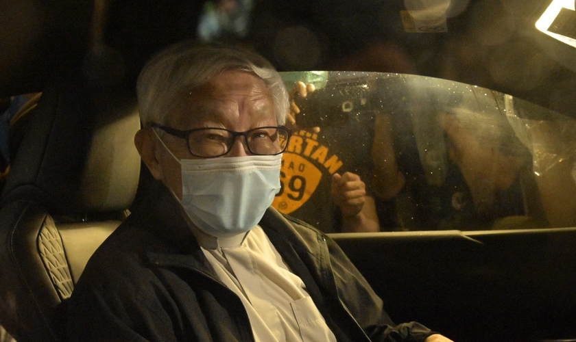 Joseph Zen é alvo por criticar o comunismo e defender a liberdade religiosa. (Foto: Twitter/Kris Cheng).