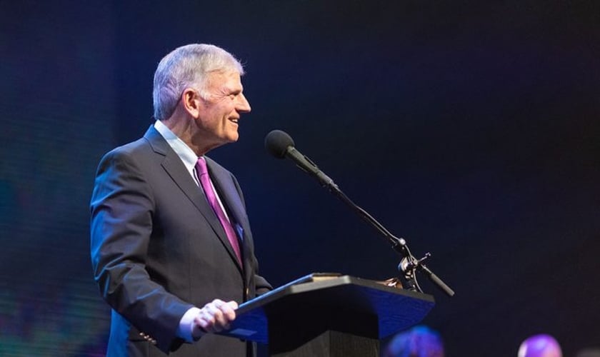 Franklin Graham na turnê God Loves You em Liverpool, na Inglaterra. (Foto: BGEA)