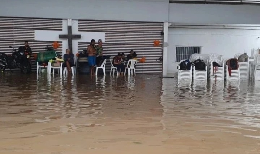 As enchentes e deslizamentos na região metropolitana de Recife deixaram 87 mortos. (Foto: Instagram/Aliança Evangélica).