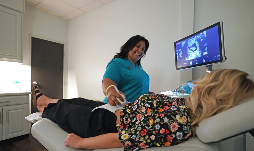 Ministério de ajuda às grávidas protege vidas inocentes. (Foto: Prestonwood Pregnancy Center)