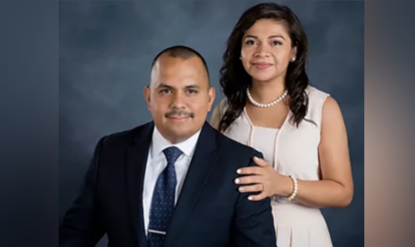 Hoje, Tomas e a esposa são pastores em Bellflower, na Califórnia. (Foto: The Door Church Bellflower).