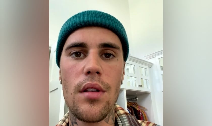 Em vídeo no Instagram, o cantor explicou que foi diagnosticado com a Síndrome de Ramsay Hunt. (Foto: Instagram/Justin Bieber).