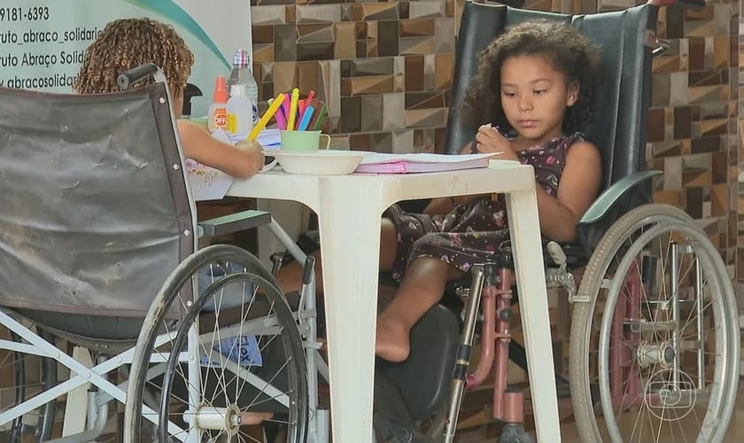 Crianças foram atropeladas por motorista bêbado, em Ceilândia. (Foto: TV Globo/Reprodução)