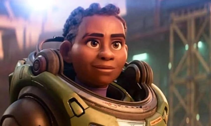 Com beijo lésbico, o desenho da Disney “Lightyear” é proibido em 14 países. (Foto: Divulgação)