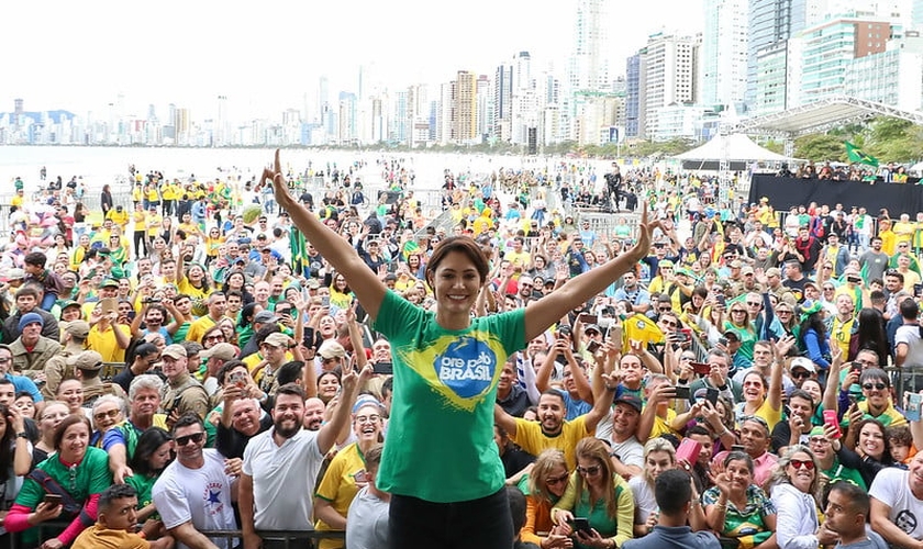 Michelle Bolsonaro na Marcha para Jesus em Balneário Camboriú (SC). (Foto: Clauber Cleber Caetano/PR)