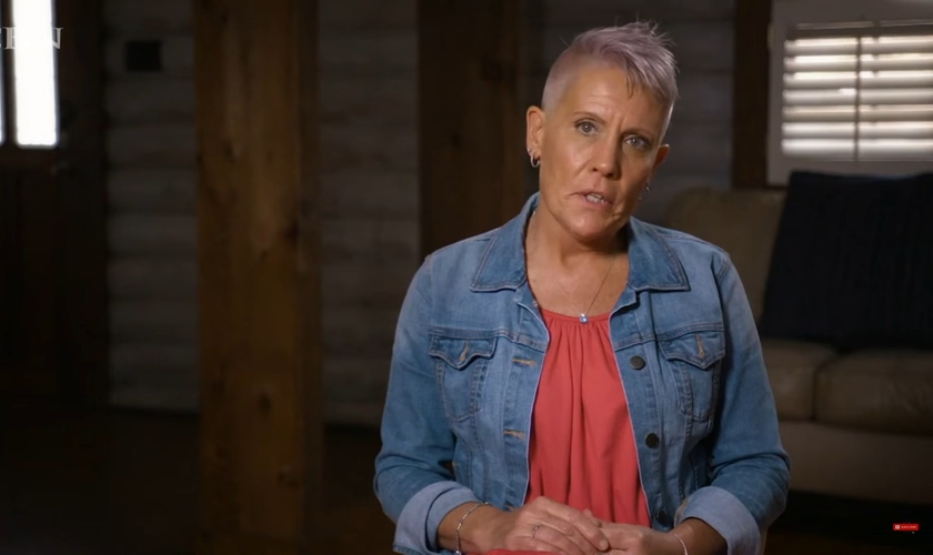 Jennifer Bonnette disse que agora está livre da dor e do sofrimento. (Foto: Captura de tela/YouTube The 700 Club)