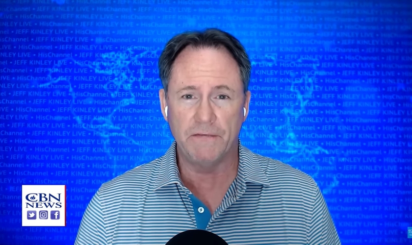 Jeff Kinley, autor do livro “Reinicialização Global: os eventos atuais apontam para o Anticristo e seu império mundial?”. (Foto: Captura de tela/YouTube CBN News)