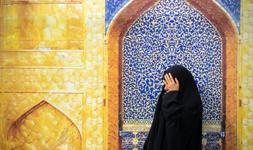 Meninas e mulheres têm sofrido intimidação por se recusarem a vestir o véu islâmico. (Foto: Imagem ilustrativa/Unsplash/Mostafa Meraji).