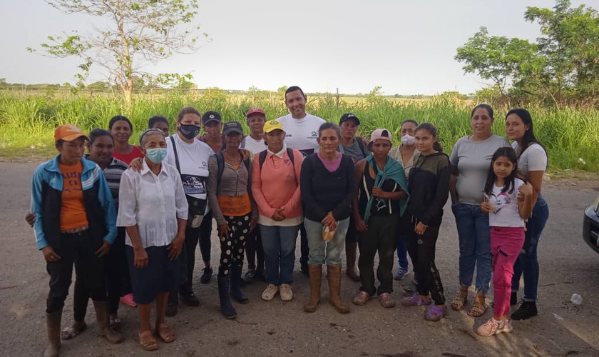 203 pessoas que moram no lixão ouviram o Evangelho. (Foto: Iglesia del Nazareno Venezuela)