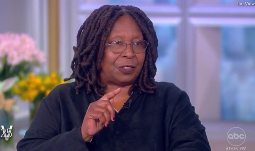 A atriz Whoopi Goldberg no "The View". (Captura de tela/The View) 