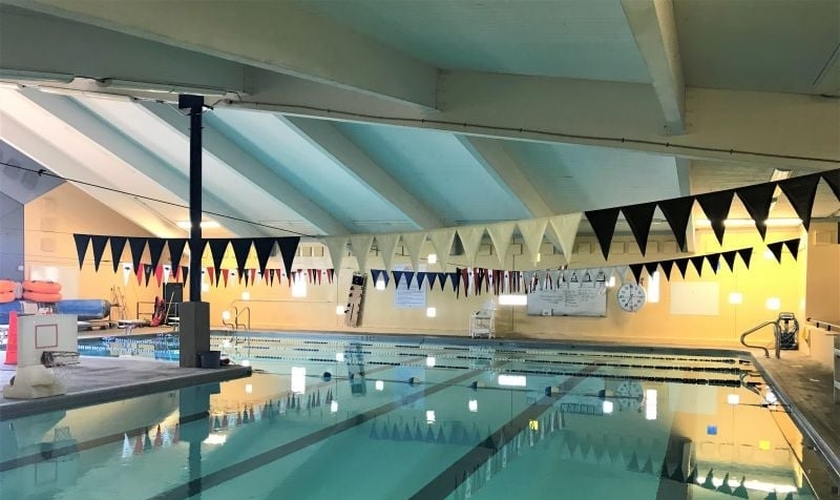 Piscina da Olympic Peninsula YMCA. (Foto: Reprodução/Facebook Olympic Peninsula YMCA)