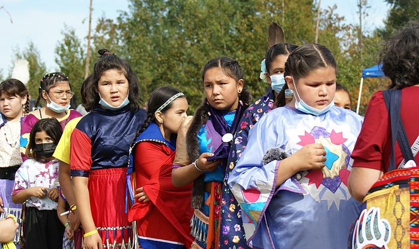 Billy levou outras crianças para ouvir o Evangelho. (Foto: Imagem ilustrativa/Wikimedia Commons/Thérèse Ottawa).