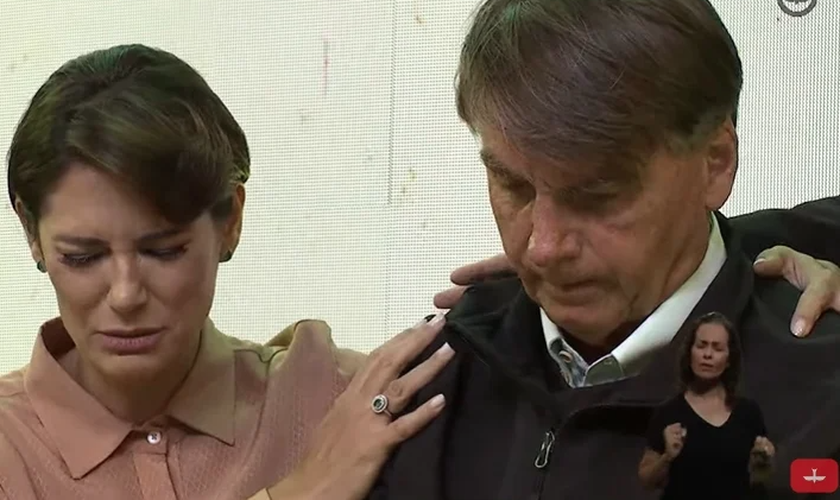 Jair Bolsonaro e Michelle na Igreja Batista da Lagoinha. (Foto: Captura de Tela/YouTube/Lagoinha)