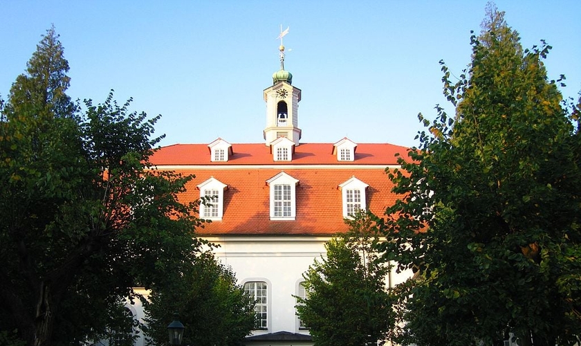 A igreja morávia em Herrnhut, na Alemanha. (Foto: Wikimedia Commons/Rixxo).