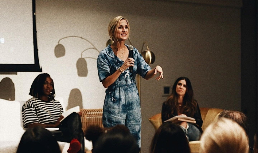A maioria dos pastores afirma que mulheres podem ensinar e liderar ministérios. (Foto: Imagem ilustrativa/Facebook/VOUS Girl).