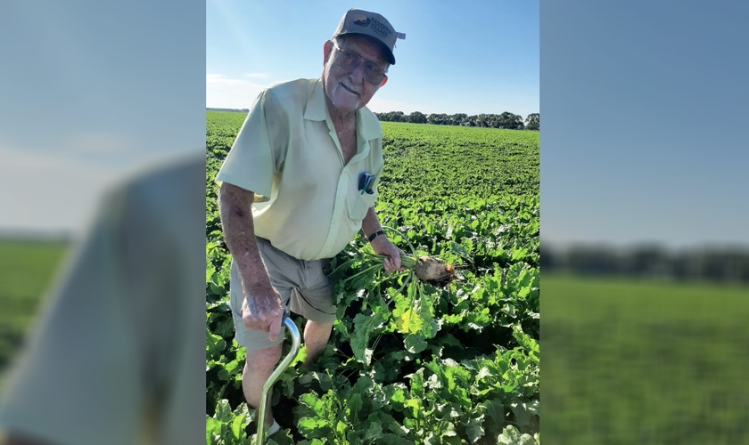 Earl Mallinger ainda tem uma vida ativa no campo, aos 105 anos. (Foto: Arquivo pessoal/Earl Mallinger)