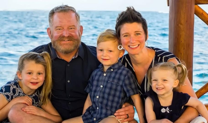Jim Domen e sua família. (Foto: Divulgação/Site Jim Domen)
