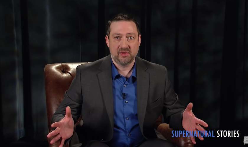 Jareb Nott alerta sobre pornografia. (Foto: YouTube/Supernatural Stories)