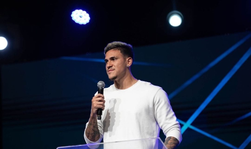 Pedro Guilherme tem testemunhado publicamente a sua fé em Cristo. (Foto: Igreja Batista Atitude).