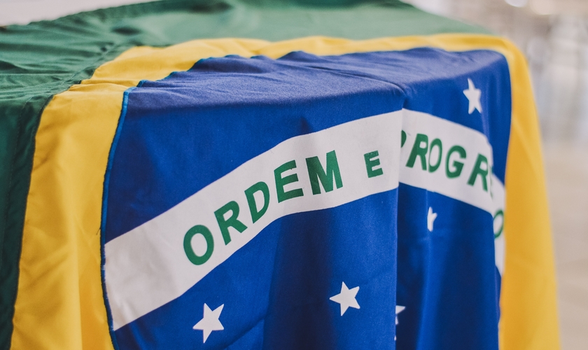 Bandeira do Brasil. (Foto: Unsplash/Rafaela Biazi)