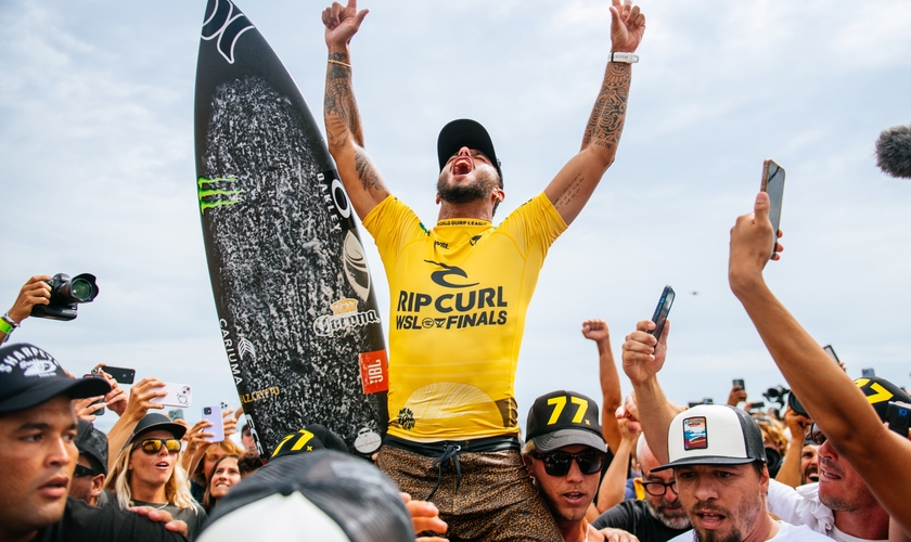 Filipe Toledo é campeão mundial de surf 2022. (Foto: Reprodução/Twitter/World Surf League)
