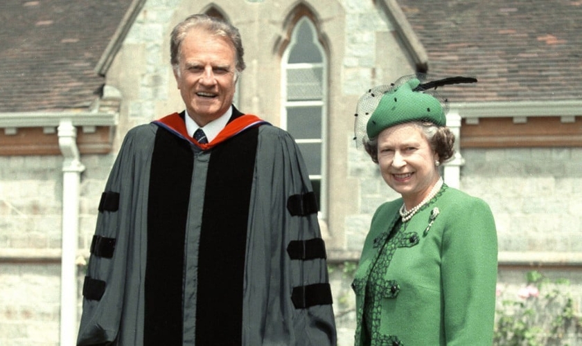 Billy Graham com a rainha Elizabeth II em 1989. (Foto: Associação Evangelística Billy Graham)