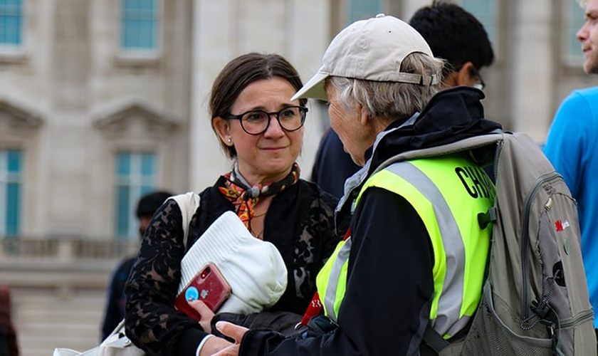 Capelães da equipe de Billy Graham ministrando em Londres. (Foto: Billy Graham Evangelistic Association)