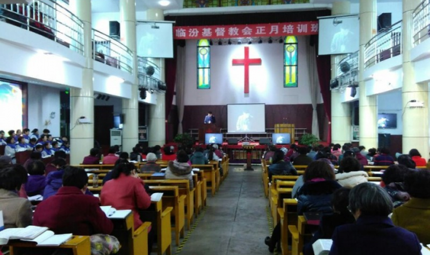 Programa de treinamento realizado em igreja na China. (Foto: Linfen Church)