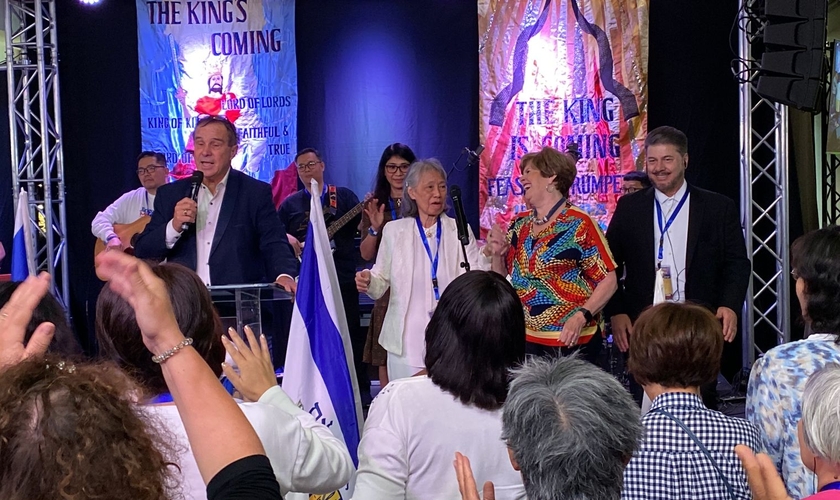 Pastores Tom Hess, Cindy Jacobs e Joel Engel. (Foto: Ministério Engel)