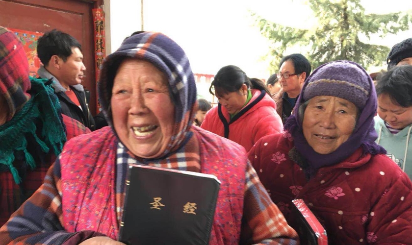 Cristãos chineses precisam de Bíblias. (Foto: Reprodução/Mission Network News)