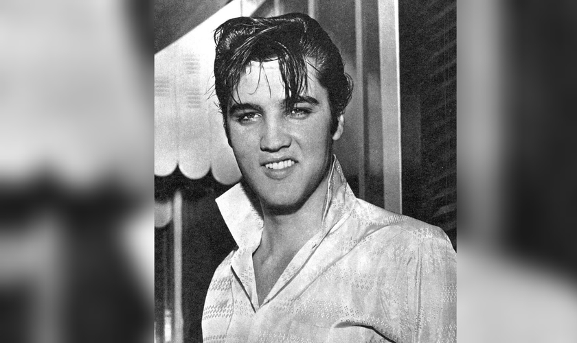 Elvis Presley faleceu no dia 16 de agosto de 1977, aos 42 anos. (Foto: Wikimedia Commons/Rossano aka Bud Care).