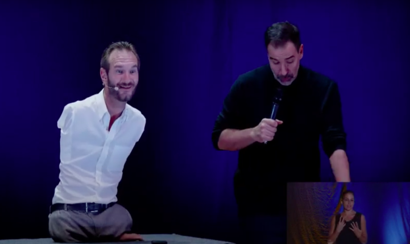 Nick Vujicic palestra em conferência no Palácio de Congressos em Madri. (Captura de tela/YouTube/Decisión)