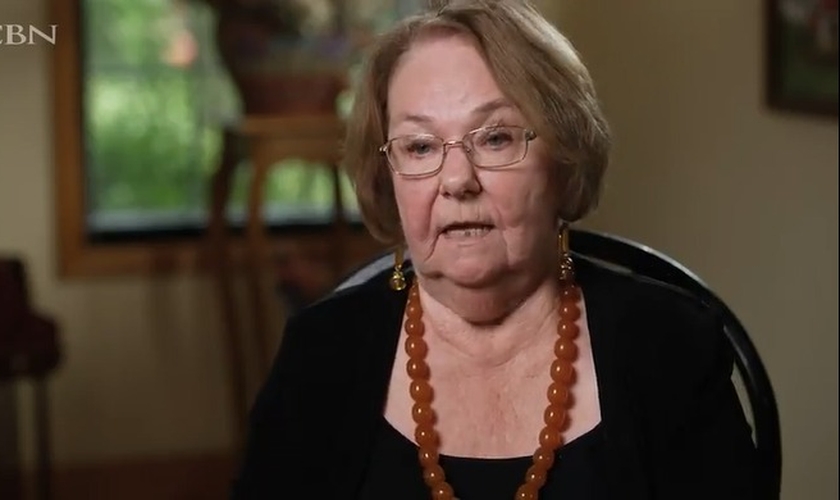 Anna Johnson testemunha milagres vividos na 2ª Guerra na CBN. (Captura de tela/CBN)