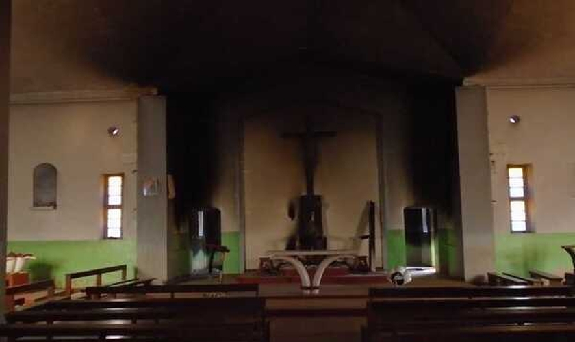 Os extremistas se disfarçaram com uniformes militares para matar os cristãos, em Nampula. (Foto: Aid to the Church in Need).