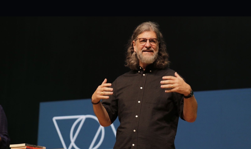 Carlito Paes na conferência Voz dos Apóstolos 2022. (Foto: Global Awakening Brasil)